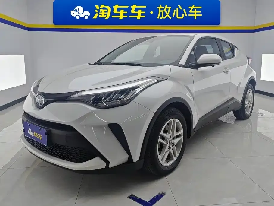 Toyota C-HR — фото 1