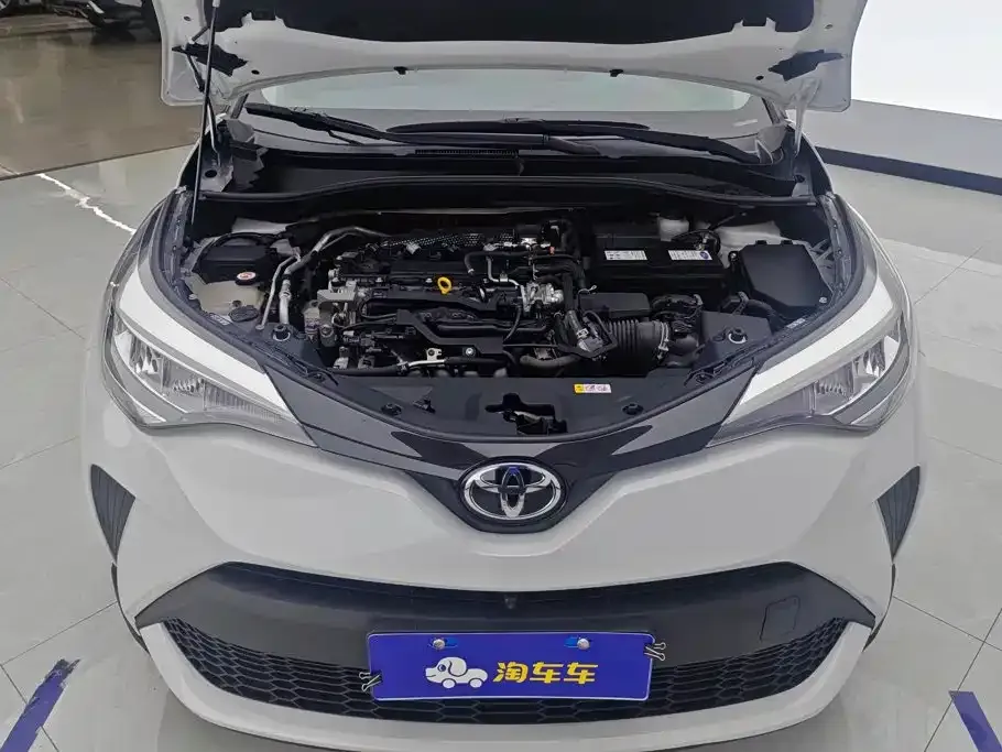Toyota C-HR — фото 10