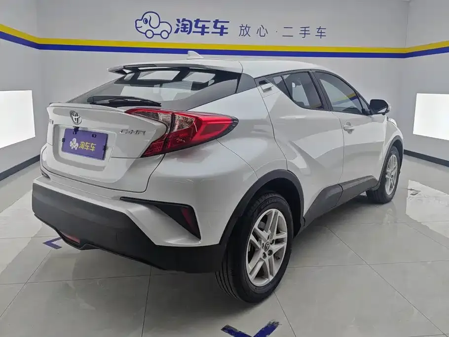 Toyota C-HR — фото 8
