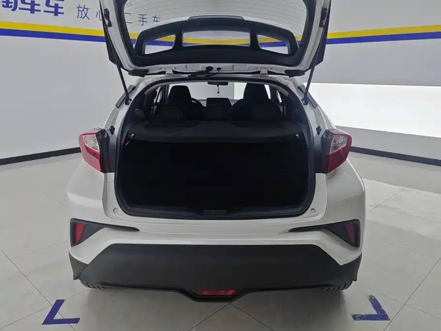 Toyota C-HR — фото 7