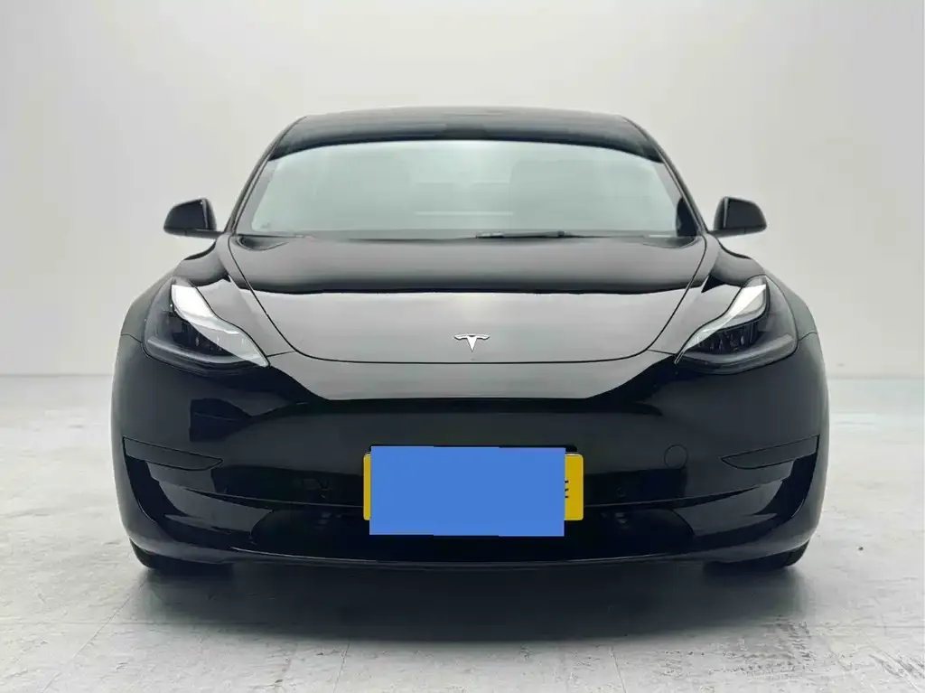 Tesla Model 3 — фото 1