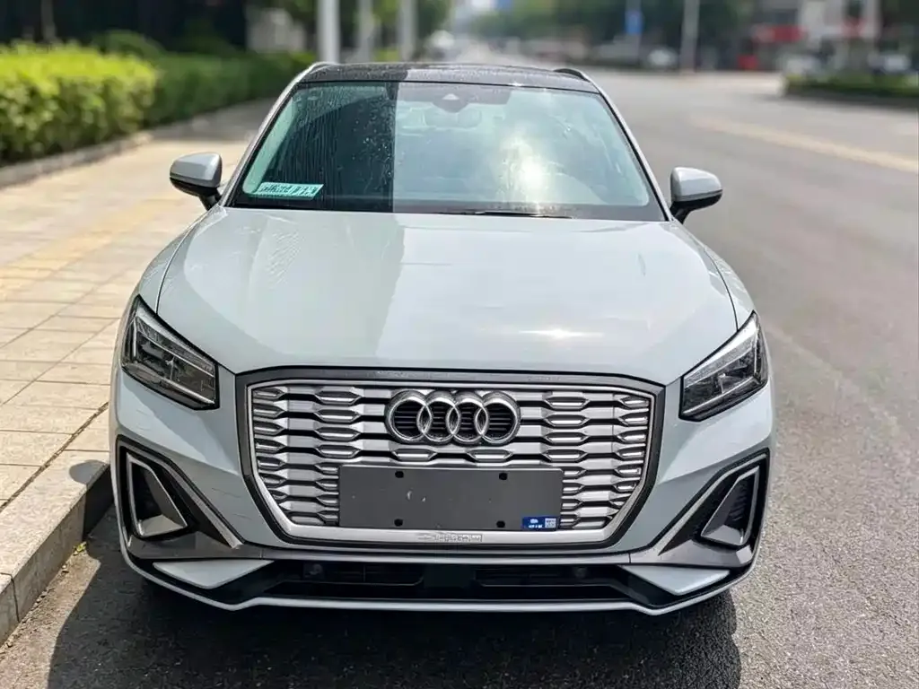 Audi Q2L e-tron — фото 9