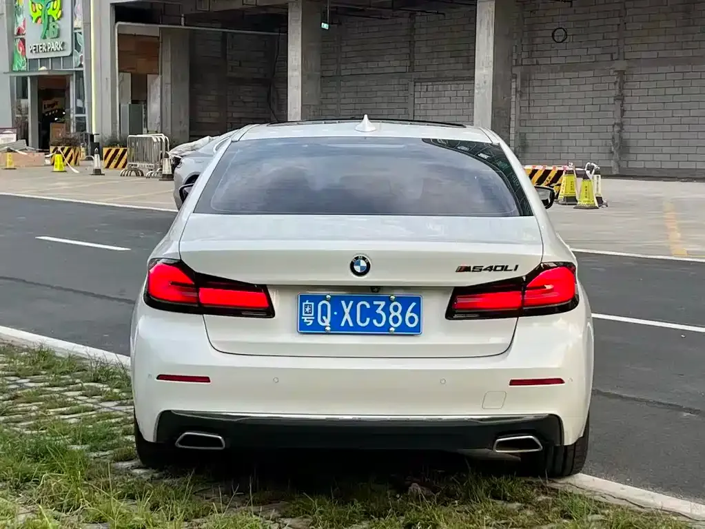 BMW 5 Series — фото 6
