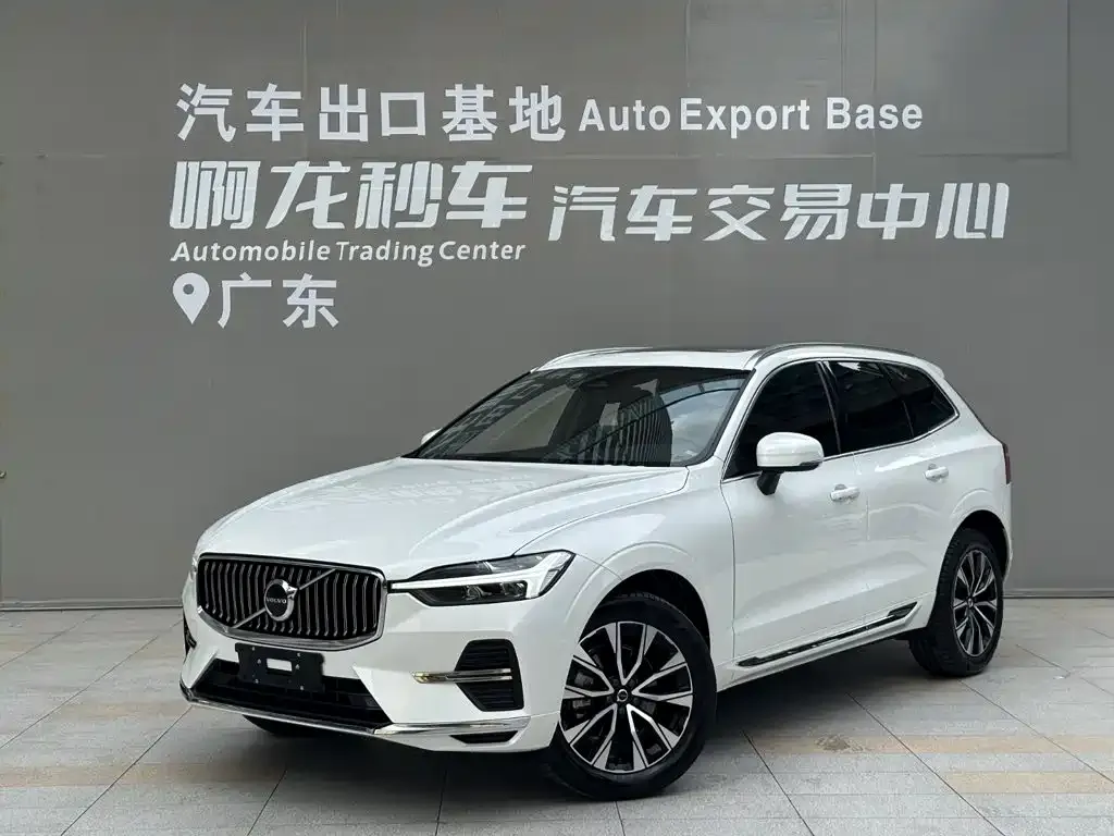 Volvo XC60 — фото 1