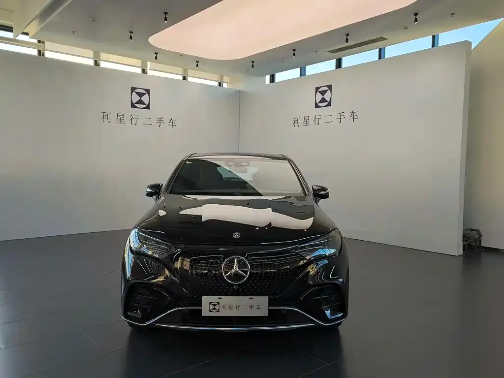 Mercedes-Benz EQE SUV — фото 10