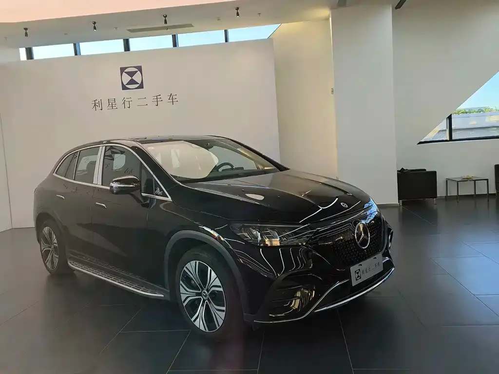 Mercedes-Benz EQE SUV — фото 6