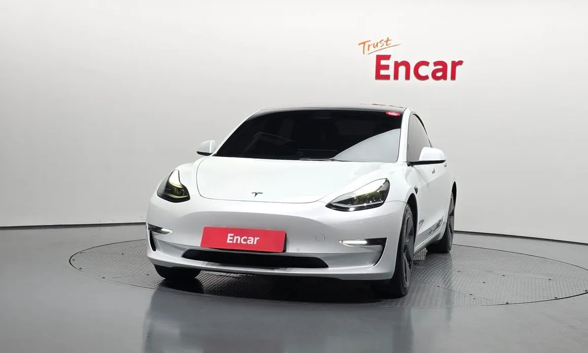 Tesla Model 3 — фото 5