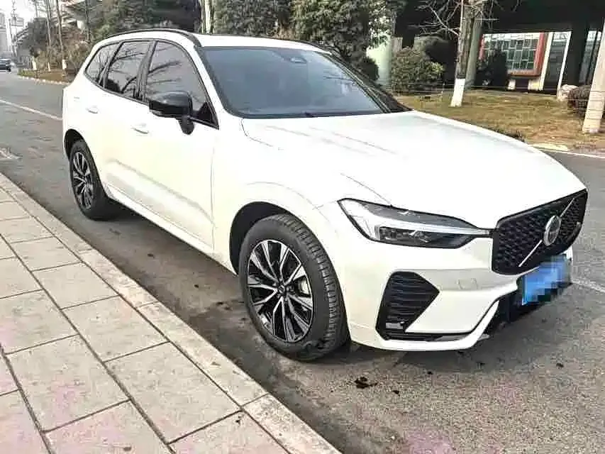 Volvo XC60 — фото 2