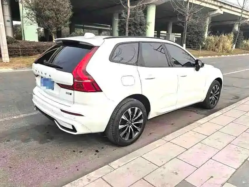 Volvo XC60 — фото 3