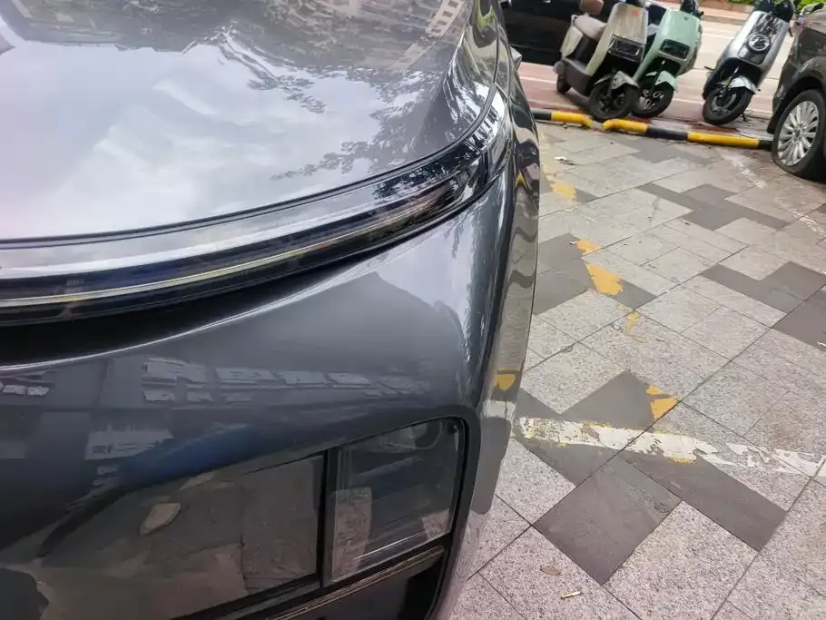 Li Auto L8 — фото 7