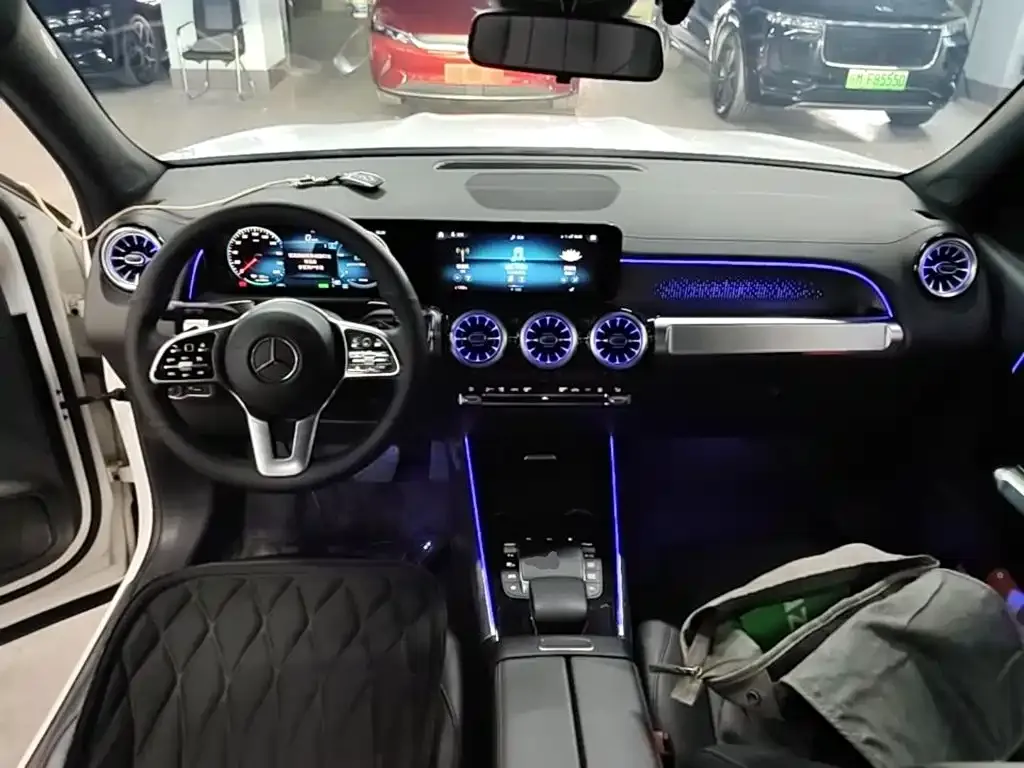 Mercedes-Benz EQB — фото 10