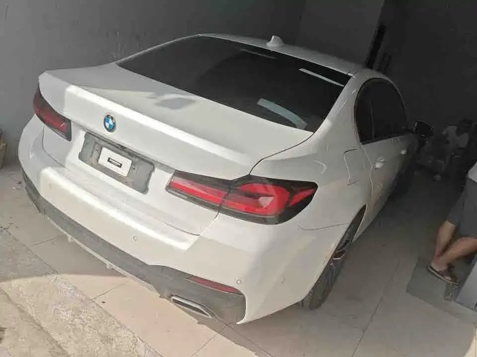 BMW 5 Series — фото 4