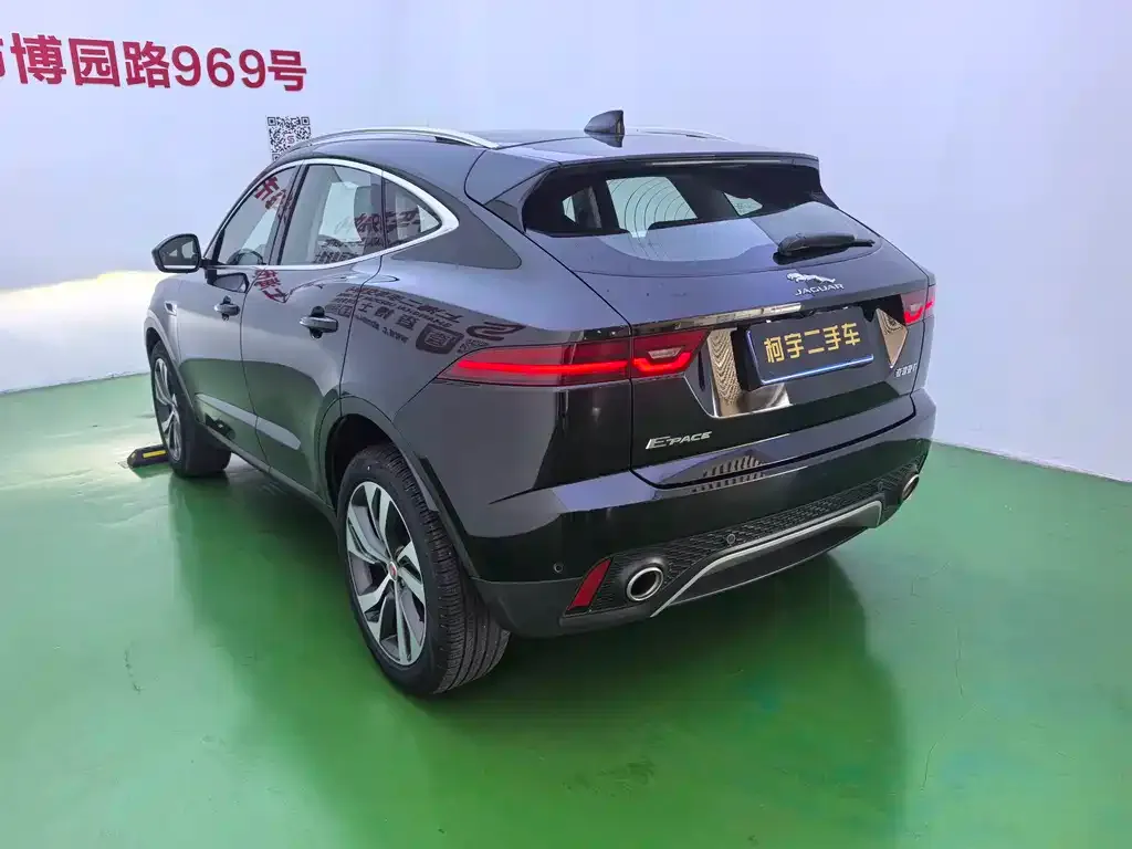 Jaguar E-PACE — фото 4