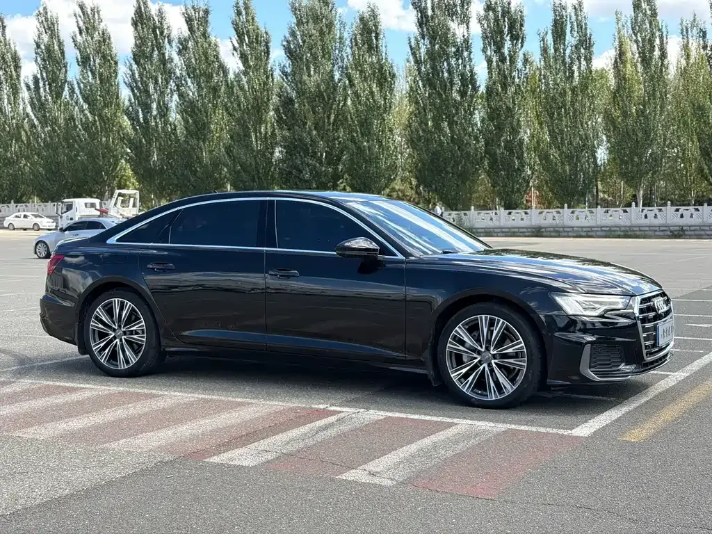 Audi A6L — фото 8