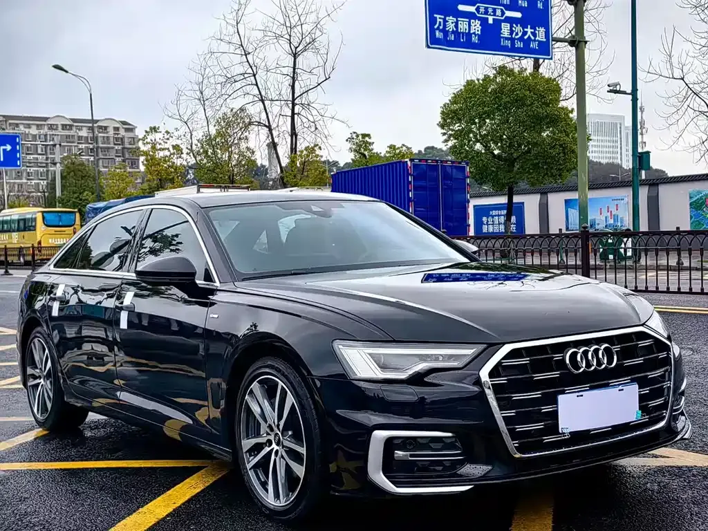 Audi A6L — фото 8