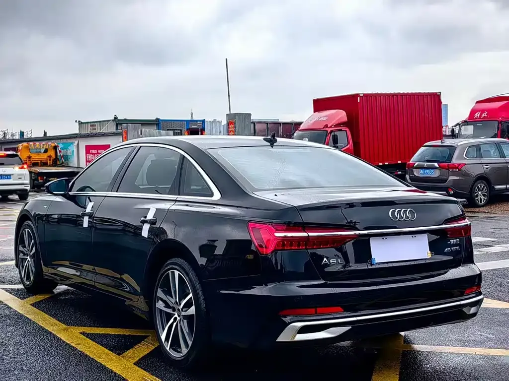 Audi A6L — фото 2