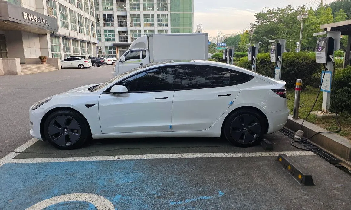 Tesla Model 3 — фото 1
