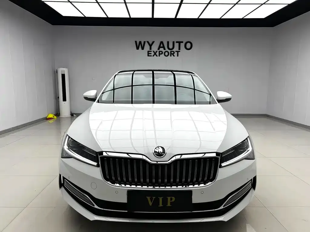 Skoda Superb — фото 3