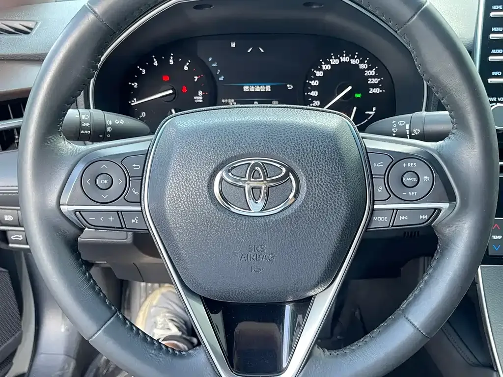Toyota Avalon — фото 9