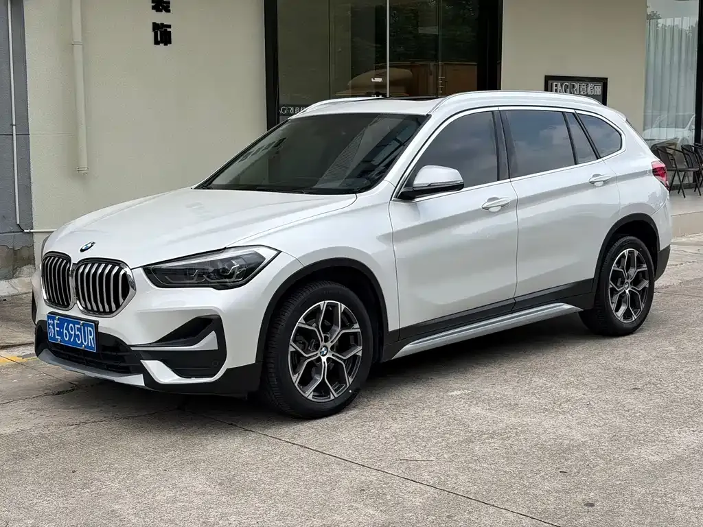 BMW X1 — фото 1