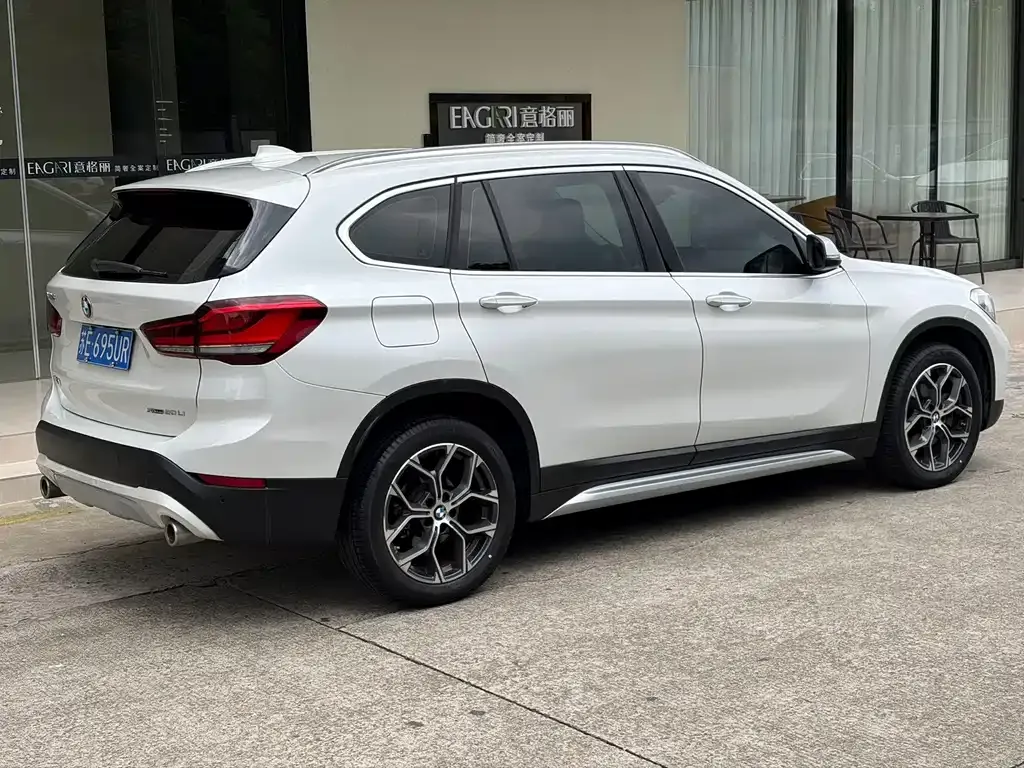 BMW X1 — фото 9