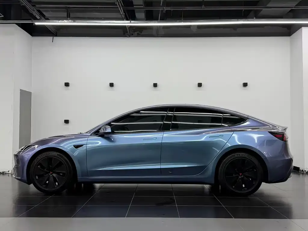 Tesla Model 3 — фото 3