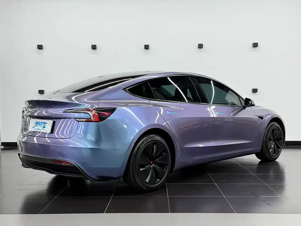 Tesla Model 3 — фото 9