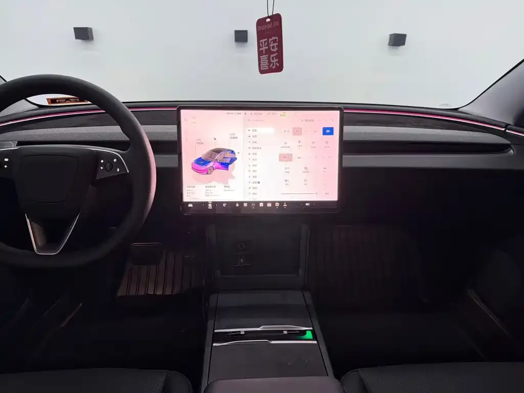 Tesla Model 3 — фото 4