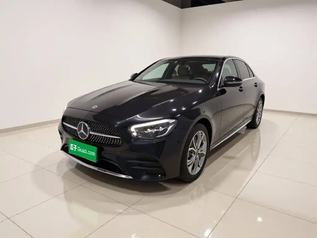 Mercedes-Benz E-Class — фото 1