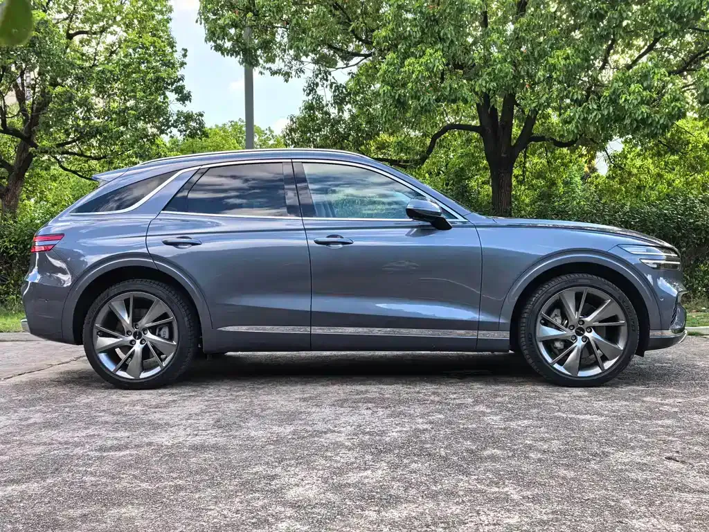 Genesis GV70 — фото 10