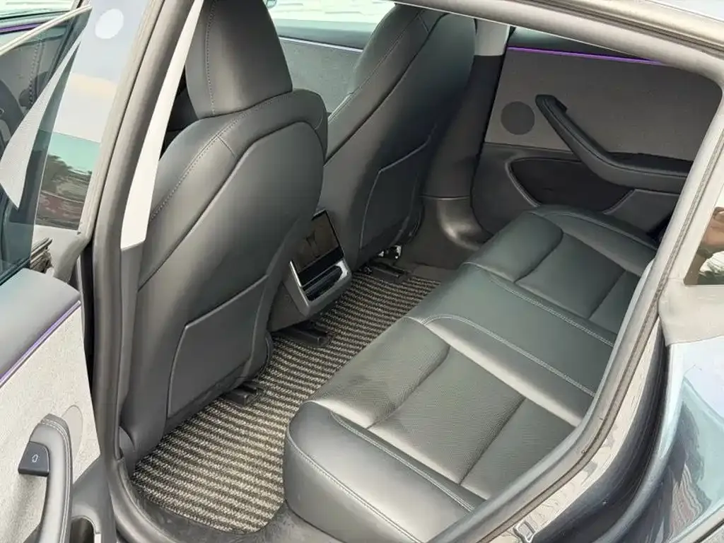 Tesla Model 3 — фото 4