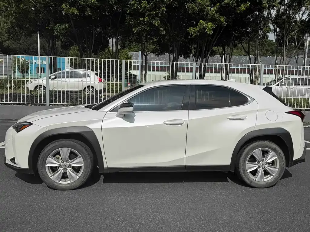 Lexus UX — фото 5