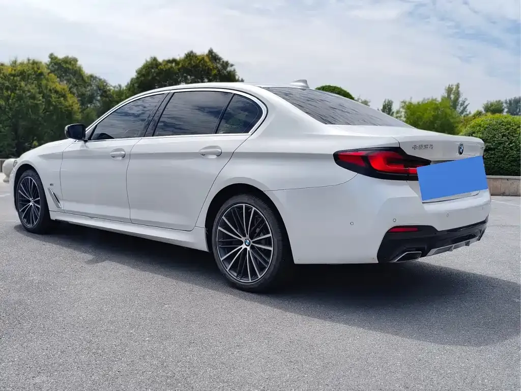 BMW 5 Series — фото 10