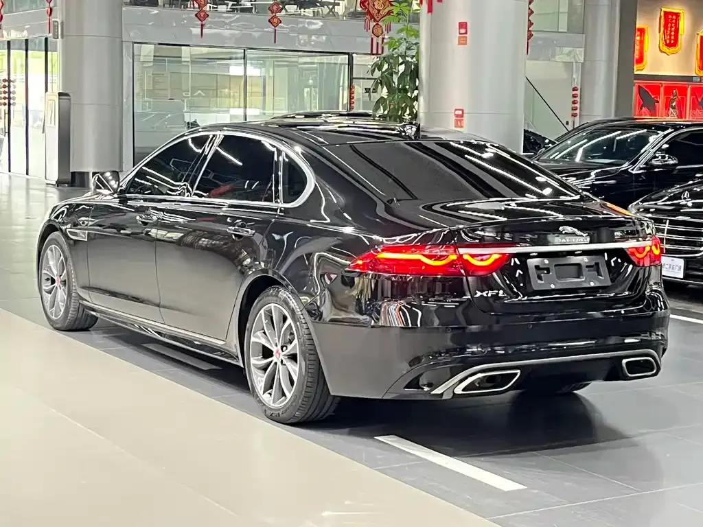 Jaguar XFL — фото 2