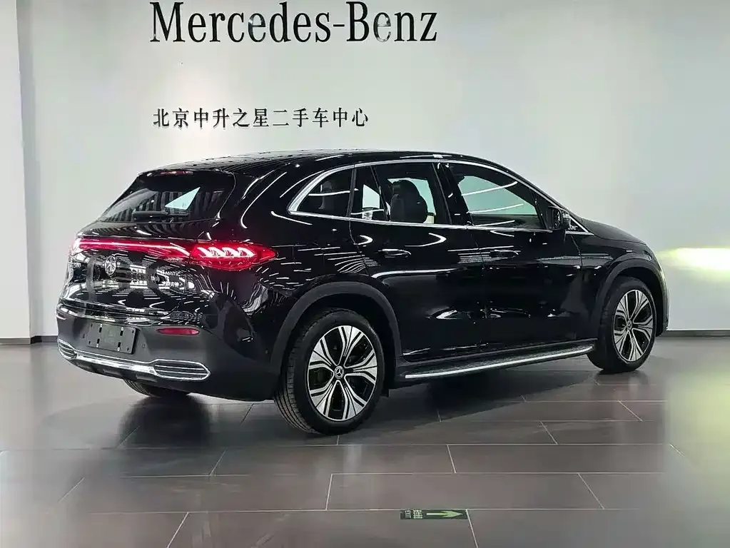 Mercedes-Benz EQE SUV — фото 2