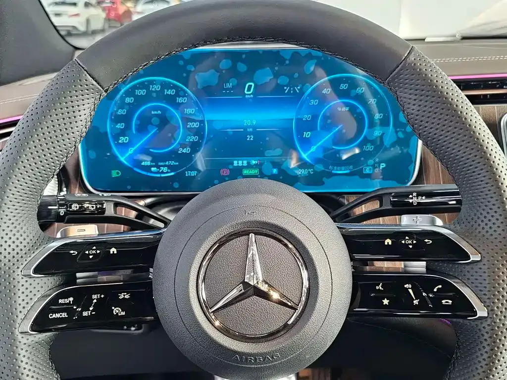 Mercedes-Benz EQE SUV — фото 10
