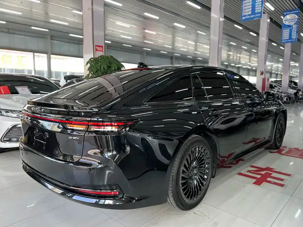 Toyota Crown (Import) — фото 4
