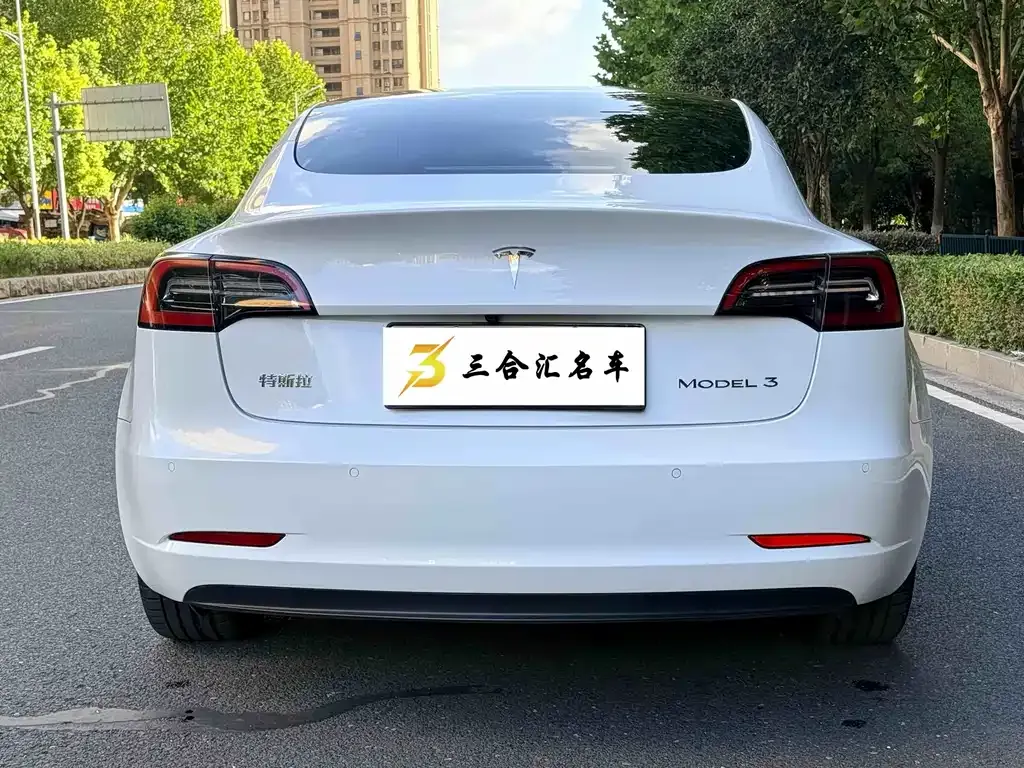 Tesla Model 3 — фото 8