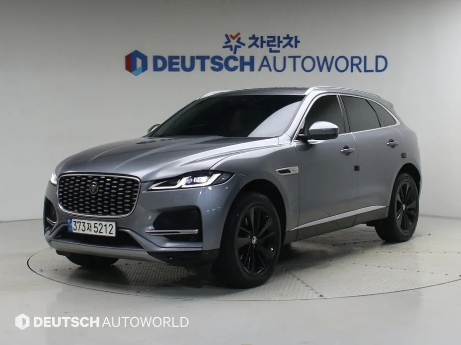 Jaguar F-PACE — фото 1