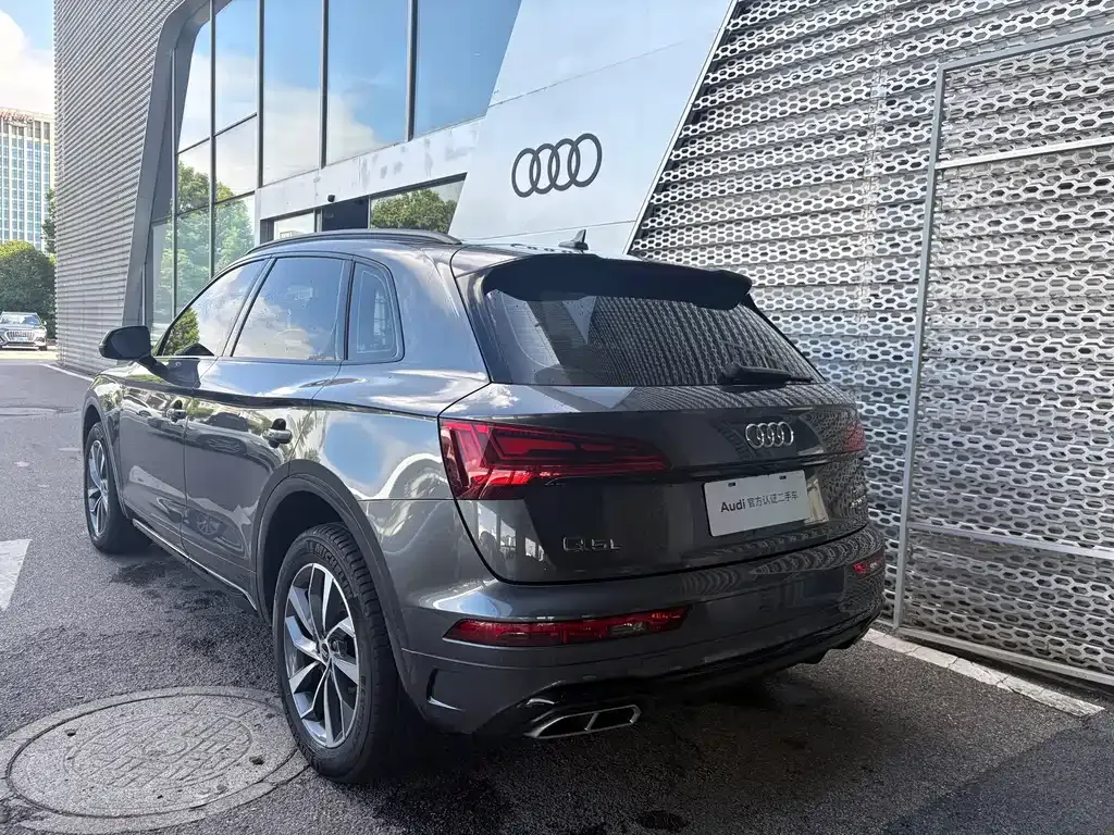 Audi Q5L — фото 8