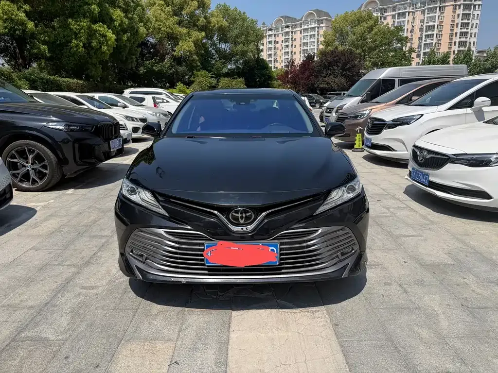 Toyota Camry — фото 7