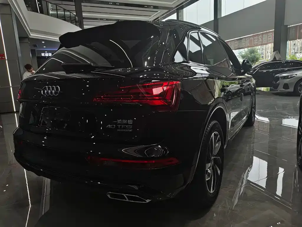 Audi Q5L — фото 2