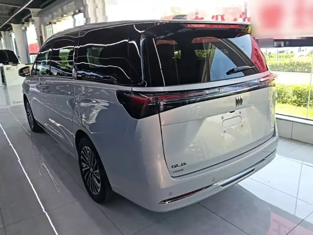 Buick GL8 Hybrid — фото 2