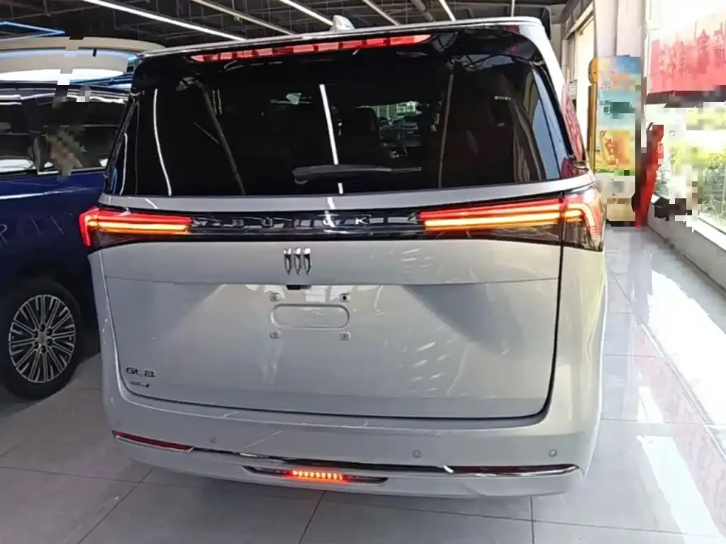 Buick GL8 Hybrid — фото 6
