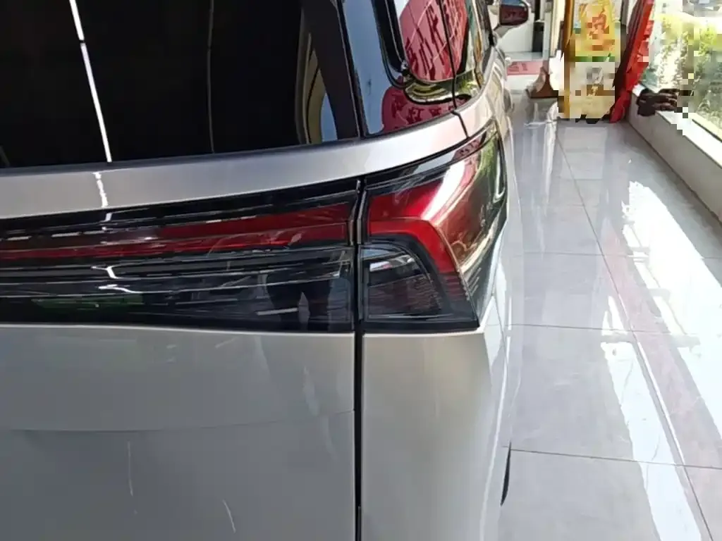 Buick GL8 Hybrid — фото 4