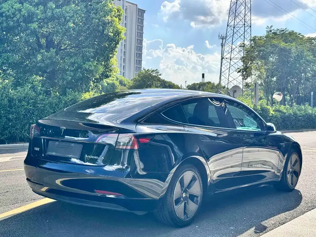 Tesla Model 3 — фото 5