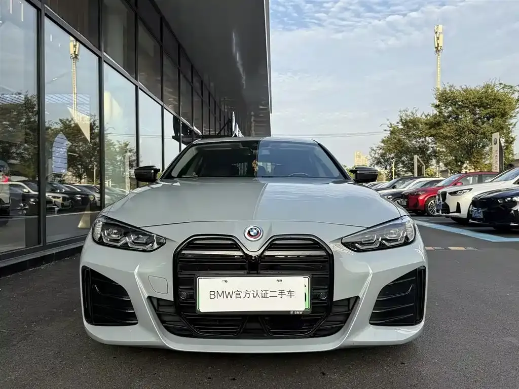 BMW i4 — фото 10