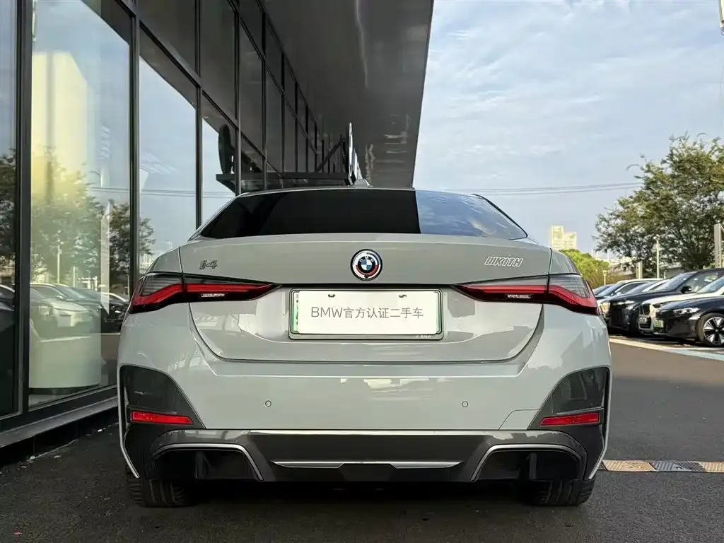 BMW i4 — фото 3