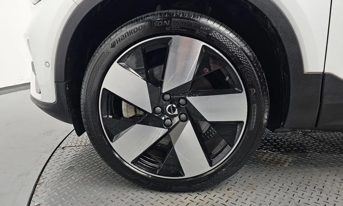 Volvo C40 — фото 10
