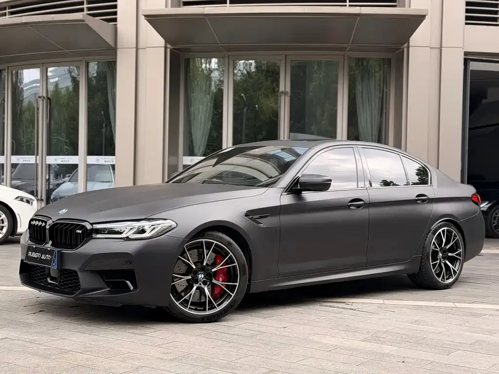 BMW M5 — фото 1